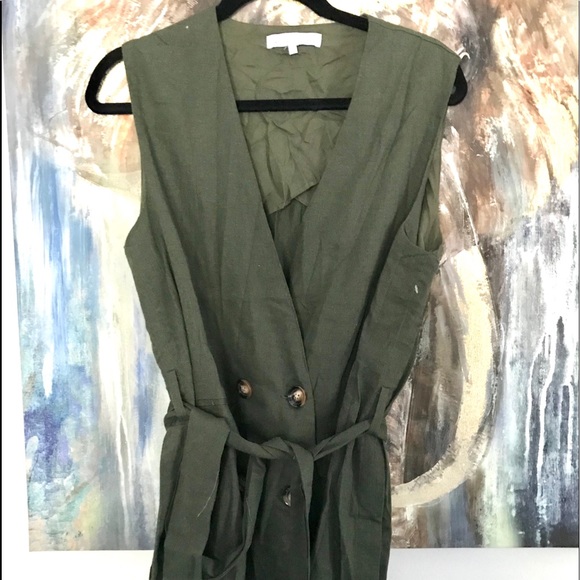 Tops - Khaki Green sleeveless linen blend top